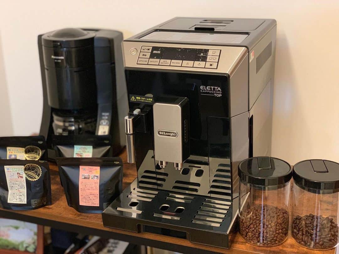 金子翔太さんのインスタグラム写真 - (金子翔太Instagram)「コーヒー大好きです。 エスプレッソマシンのデロンギは @rokutan_13 にプレゼントしてもらいました。 #デロンギ#coffee #cafe」3月2日 21時51分 - kanekoshota30