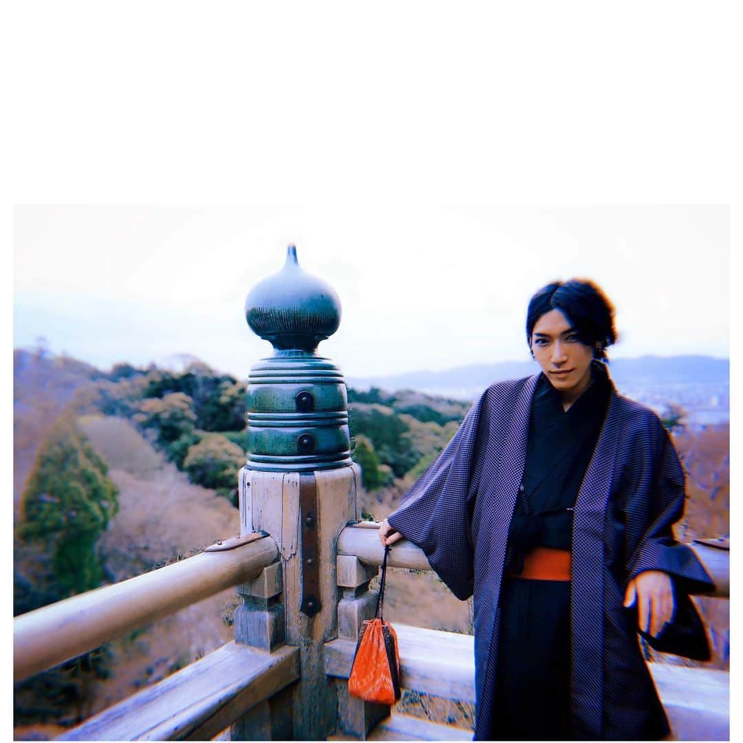 伊藤澄也のインスタグラム：「. 典型的なO型なので情緒と風情に溢れた京都が大好き過ぎて一生いたい… しばらく古都を満喫します。 #京都#清水寺#写真#カメラ#最高#古都#二寧坂#産寧坂#みたらしだんご#着物#日本男児」