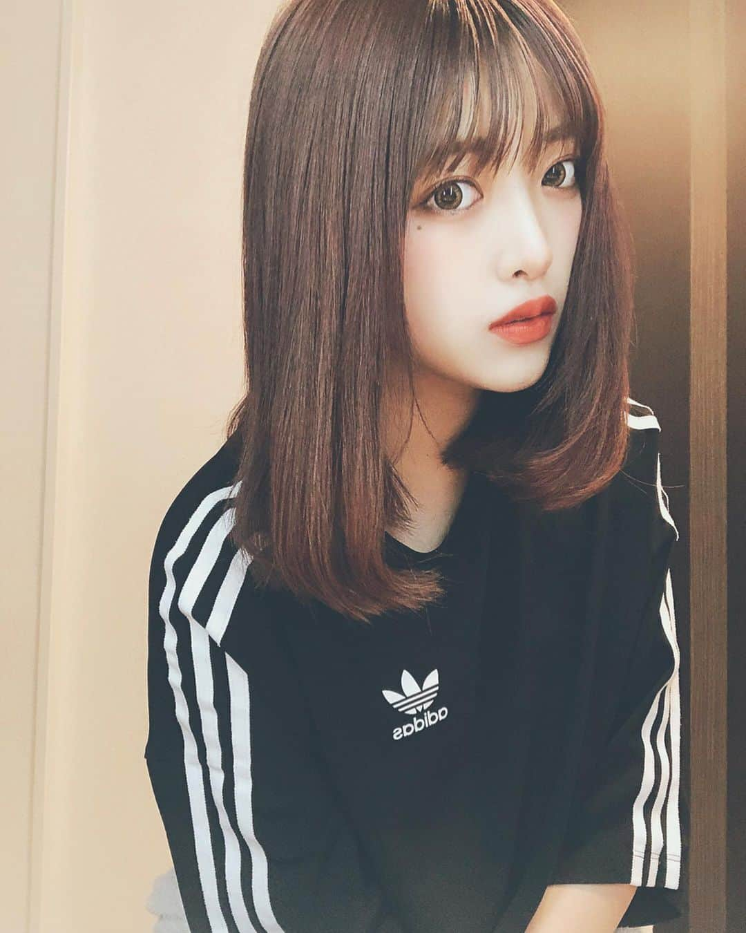 MaRuRi（まるりとりゅうが）さんのインスタグラム写真 - (MaRuRi（まるりとりゅうが）Instagram)「内巻き〜🙆‍♀️🤍 からのNewカラコン〜😈💗 派手系は良く目が充血するけど フォーリンアイズは大丈夫👌 ギャルっぽくしたい時はオススメ〜！ ちなみにこれはハニーグランデのブラウン🍯🧸 #フォーリンアイズ#日本製カラコン#カラコン」3月2日 22時16分 - maruridayo