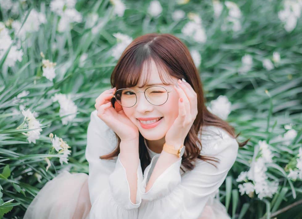 橋本紗奈さんのインスタグラム写真 - (橋本紗奈Instagram)「👓🤍 . . . . キメてるかと思えば5秒後に5歳になる。👶🏻 . . #ポートレート #ポートレートモデル #日本 #卒業 #卒業式なくなった #ポートレート #ポートレイト部 #被写体  #一眼レフ #撮影データ #写真  #作品撮り #pics_jp #as_archive #ヘアアレンジ #ピンクヘア #すずらん #fashion #셀스타그램 #일본 #카페스타그램 #트둥이 #creatorsportraits#moodygrams #creative_portraits」3月2日 22時23分 - hashimoto_sana