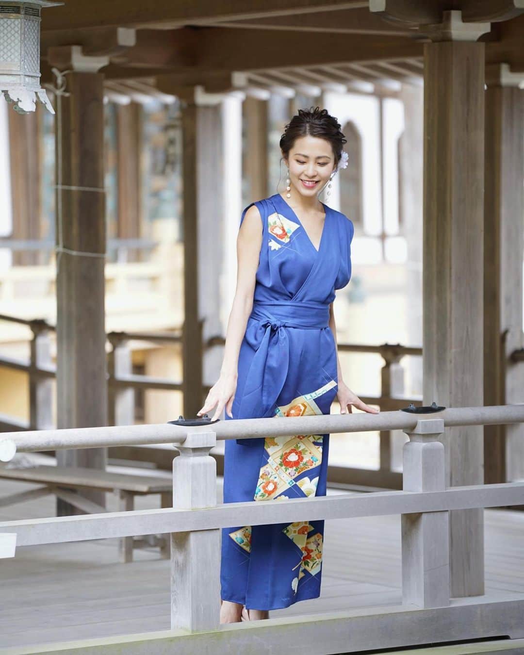 坂元美香さんのインスタグラム写真 - (坂元美香Instagram)「ソロの写真データいただきました。着物ドレス、一期一会なのがまた素敵なところ✨ . ▪︎ dress  季縁 KIEN - Upcycling Kimono project from Kyoto. @kimono.upcycle.kien @kimono_kien . ▪︎ photo @photogragon ▪︎ hair&make @chisan11865 ▪︎ hair accessory @_hanatumugi_ ▪︎ location Kamakura . #着物ドレス #季縁 #kien #着物 #和服 #kimono #kimonodress #japanesedress #鎌倉 #撮影」3月2日 22時30分 - mika_saka