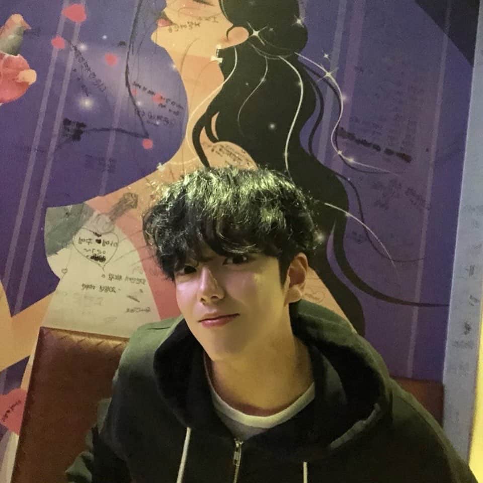 チ・ミンヒョクのインスタグラム：「코로나조심🚫」