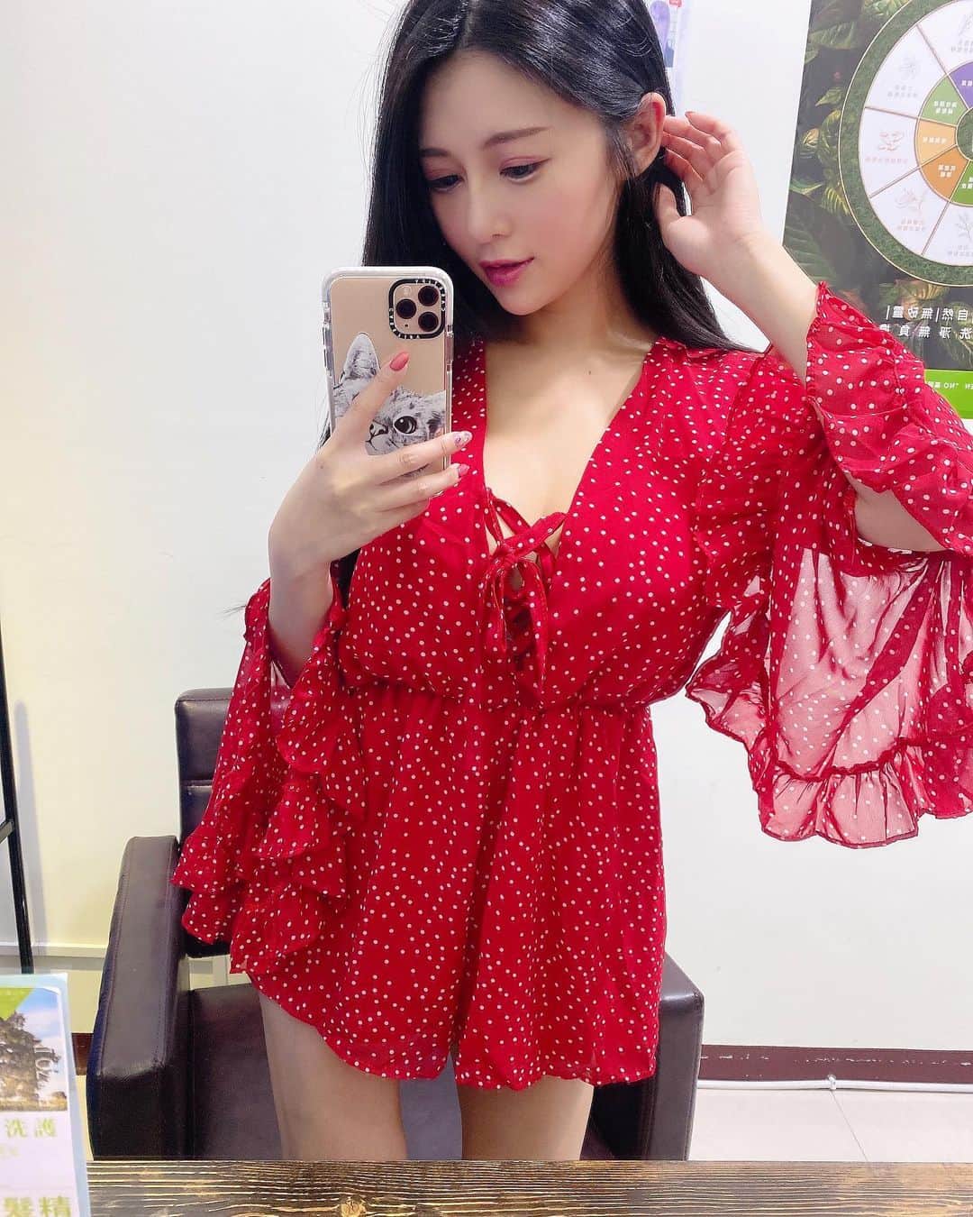 安希（安西）さんのインスタグラム写真 - (安希（安西）Instagram)「把之前染不均的髮色 又再染回黑髮囉 ️ 又變美美惹 ...