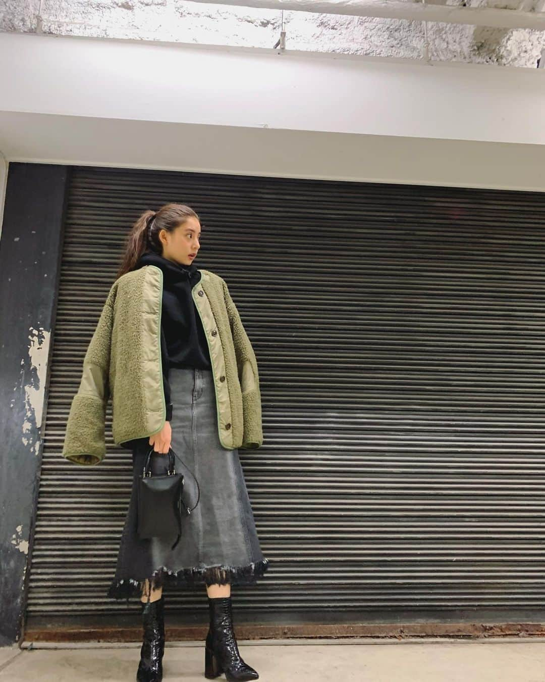 新木優子さんのインスタグラム写真 - (新木優子Instagram)「私服 jacket : @isabelmarant  tops : @perverze_official  skirt : @amerivintage  shoes : @evris_official  bag : @jilsander  #fashion #denimstyle」3月2日 22時55分 - yuuuuukko_