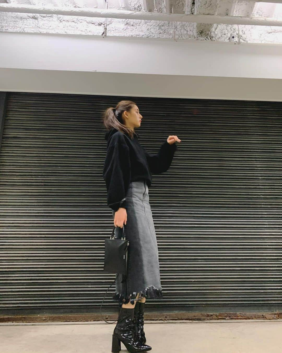 新木優子さんのインスタグラム写真 - (新木優子Instagram)「私服 jacket : @isabelmarant  tops : @perverze_official  skirt : @amerivintage  shoes : @evris_official  bag : @jilsander  #fashion #denimstyle」3月2日 22時55分 - yuuuuukko_