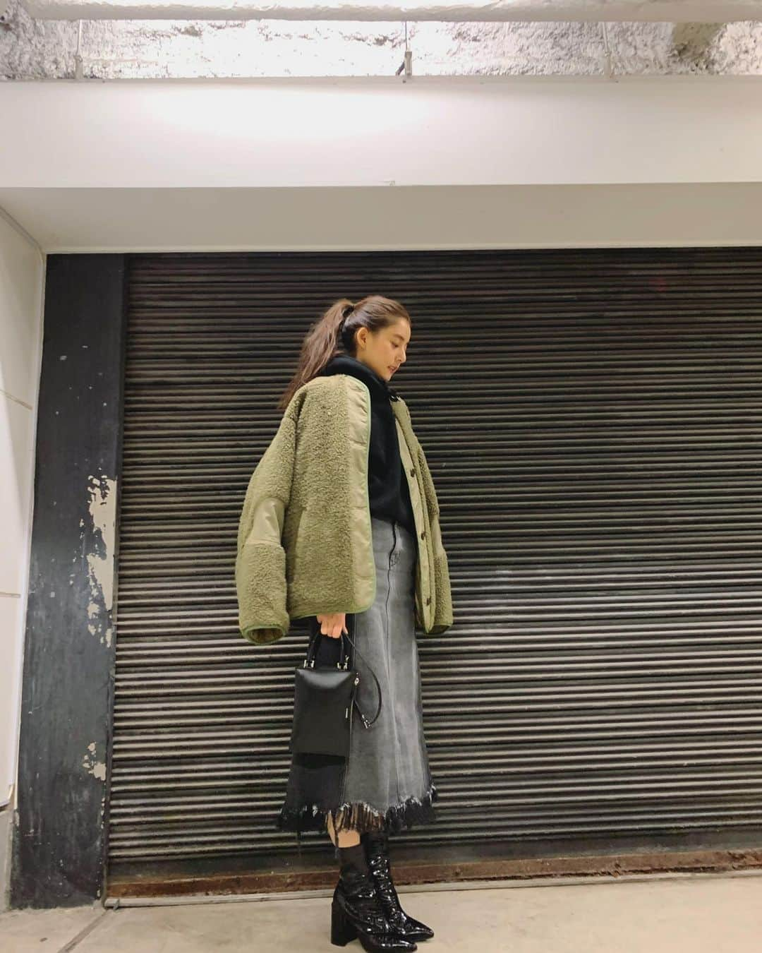 新木優子さんのインスタグラム写真 - (新木優子Instagram)「私服 jacket : @isabelmarant  tops : @perverze_official  skirt : @amerivintage  shoes : @evris_official  bag : @jilsander  #fashion #denimstyle」3月2日 22時55分 - yuuuuukko_