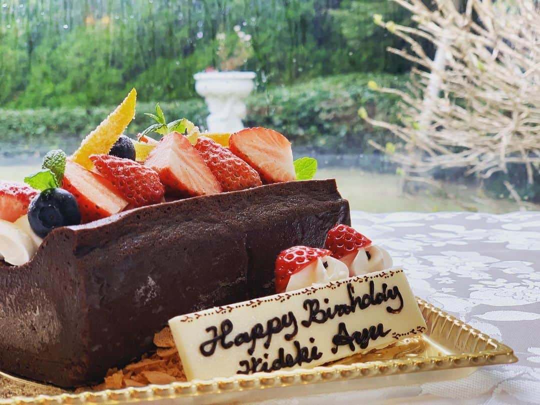 カフェ ジョルジオ 金沢さんのインスタグラム写真 - (カフェ ジョルジオ 金沢Instagram)「チョコテリーヌ　15cm (4ー6名様) 3,000円 インスタDMでの予約受付お待ちしております。 誕生日ケーキとして　その他のお祝い事としても メッセージプレート無料です！  抹茶のショコラテリーヌも出来ます。なんなりとお申し付け下さい。 #インスタケーキ屋さん」3月2日 14時42分 - caffe_giorgio