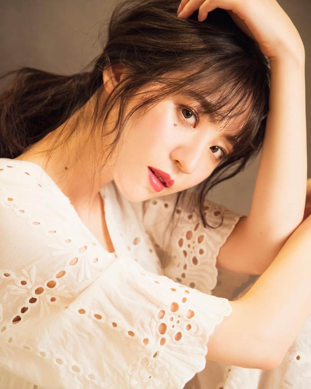 船岡咲のインスタグラム：「・﻿ ・﻿ ﻿ ○﻿ ﻿ ﻿ 今年も元気に﻿ 誕生日を迎えることができました。﻿ ﻿ ﻿ いつも支えてくれてる皆様へ﻿ 感謝の気持ち忘れずに﻿ ﻿ これからも楽しいこと嬉しいこと﻿ ﻿ たくさんしていきたいです☆﻿ ﻿ ﻿ ﻿ いつもありがとうございます。﻿ これからもよろしくお願いします。﻿ ﻿ ﻿ ﻿ ﻿ Twitterに載せたら大好評だった﻿ お写真です。﻿ ﻿ ﻿ 大好きなカメラマンさんの﻿ 圓岡淳さんに撮ってもらった﻿ 素敵写真、、﻿ ﻿ (この写真、じつは…ごにょごにょ)﻿ ﻿ ﻿ Twitterでもたくさんお祝い﻿ ありがとうございます😊﻿ ﻿ ﻿ ﻿ #誕生日 #birthday #mybirthday﻿ #photo #birthdayphoto﻿ #happy #ありがとう #thankyou」