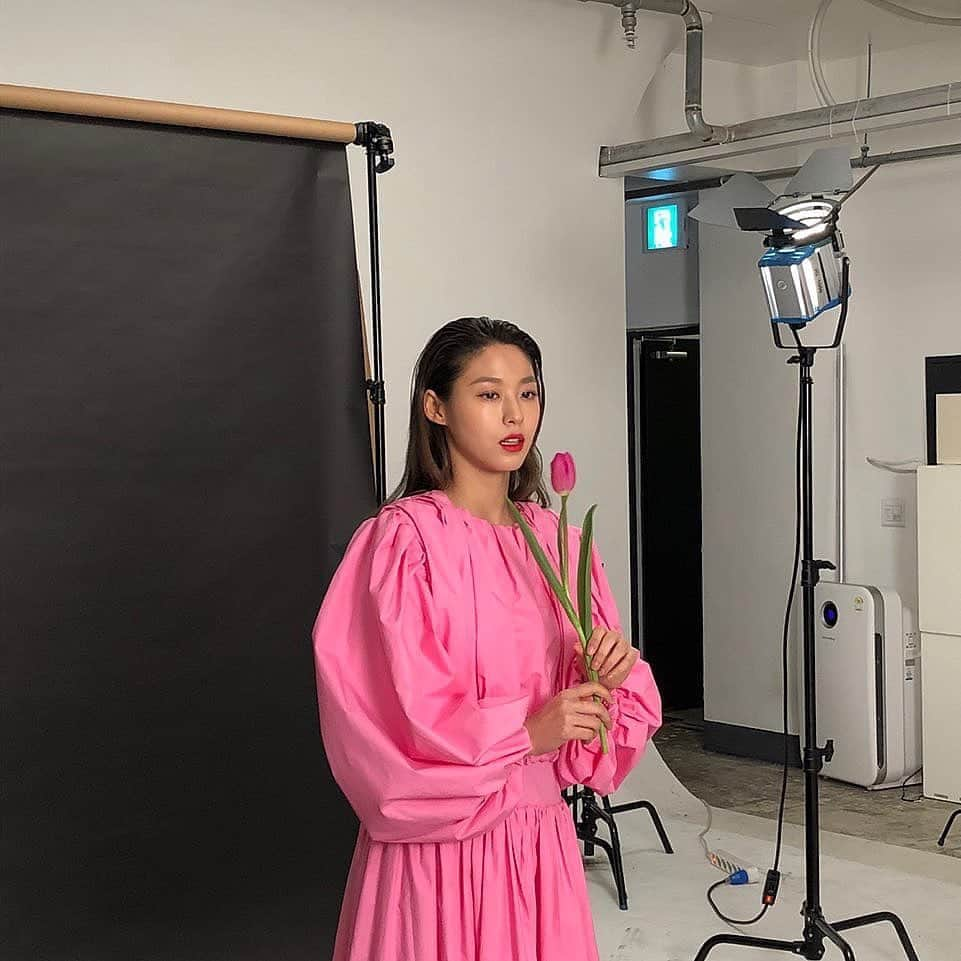 ソリョンさんのインスタグラム写真 - (ソリョンInstagram)「즐거웠던 빅이슈 촬영🌷」3月2日 15時56分 - s2seolhyuns2