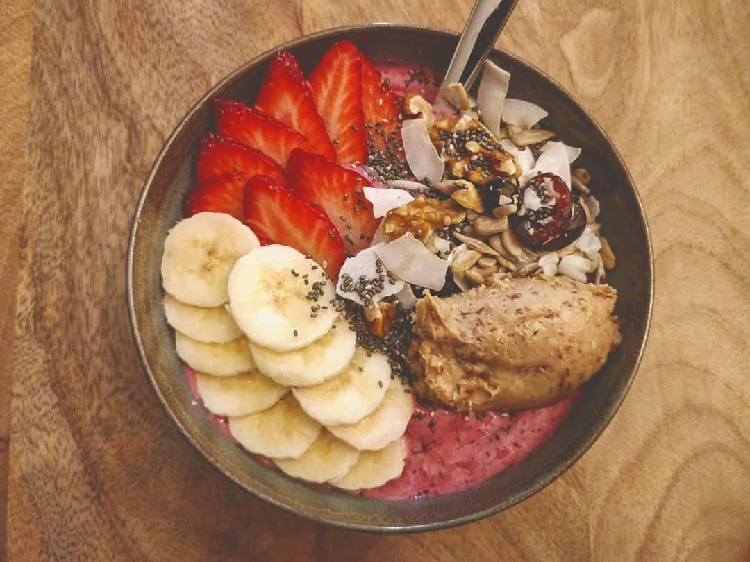 ファンデルフルスト舞花のインスタグラム：「Smoothie bowl 🥰」