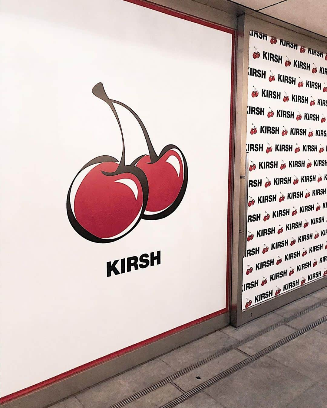 みちかさんのインスタグラム写真 - (みちかInstagram)「@kirsh_jp_official のレセプションに行った時の🍒実はずっと前から知ってたブランド🍒26日からZOZOで発売開始したよ🍒チェックしてみてね！🍒 _ この日早く着きすぎて会場の横で友達とテレビ電話してたら、こうこちゃんとれんちゃん見つけて、そのあとさゆべび、うすいちゃん、あさみにも合流できて、ぴちゅとか、いろんな人会えて楽しいイベントだった😂😂😂 _ _ _ #キルシー #kirsh #giftedby #今日のコーデ #ootd #コーデ #ヘアカラー #ヘアスタイル #韓国ヘア #韓国メイク #韓国ファッション」3月2日 17時09分 - michi3117