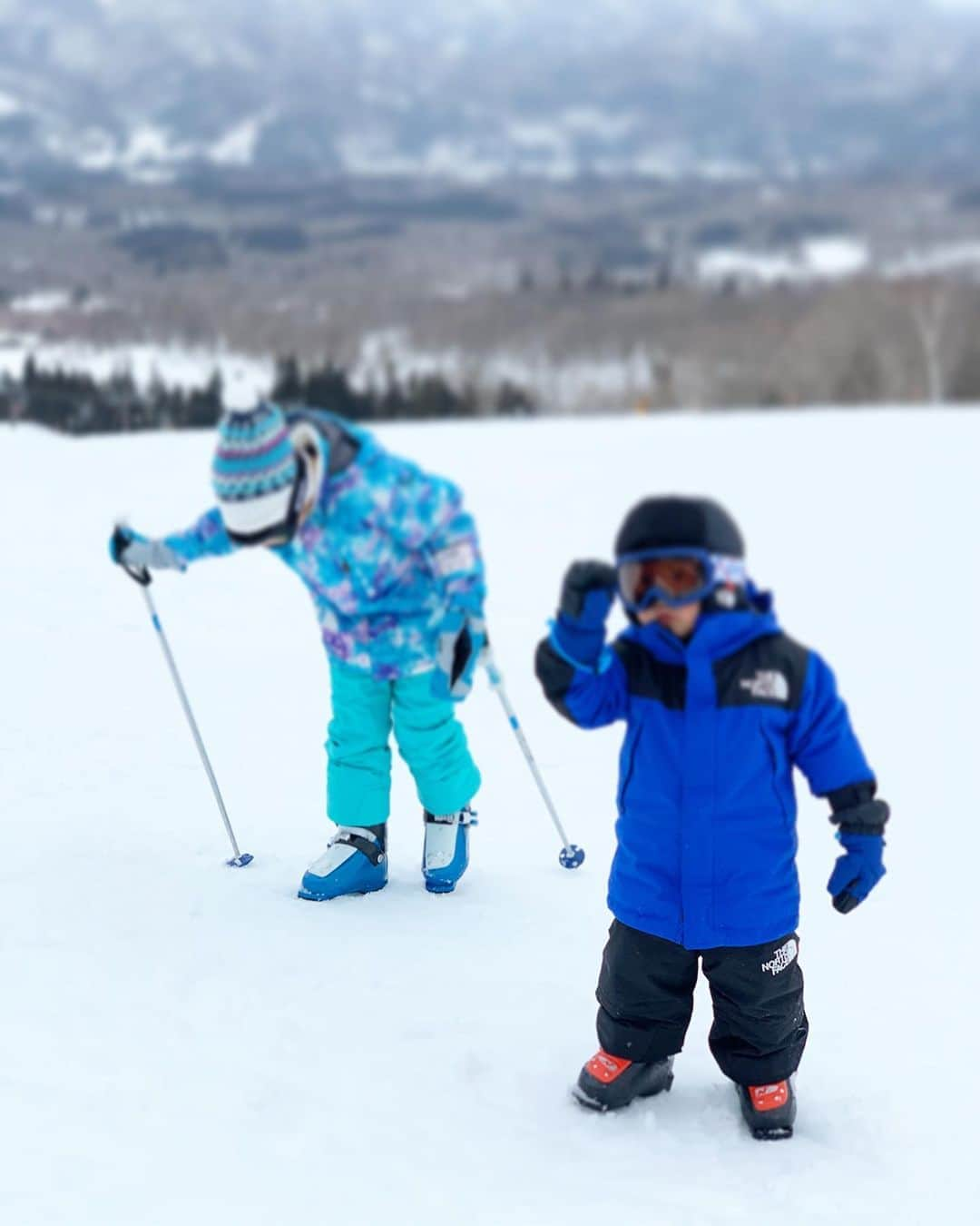 加護亜依さんのインスタグラム写真 - (加護亜依Instagram)「wearは毎年　@snowboardshopswitch で購入しています♡ 後ろのロゴが可愛くって😋」3月2日 18時13分 - ai.1988kg