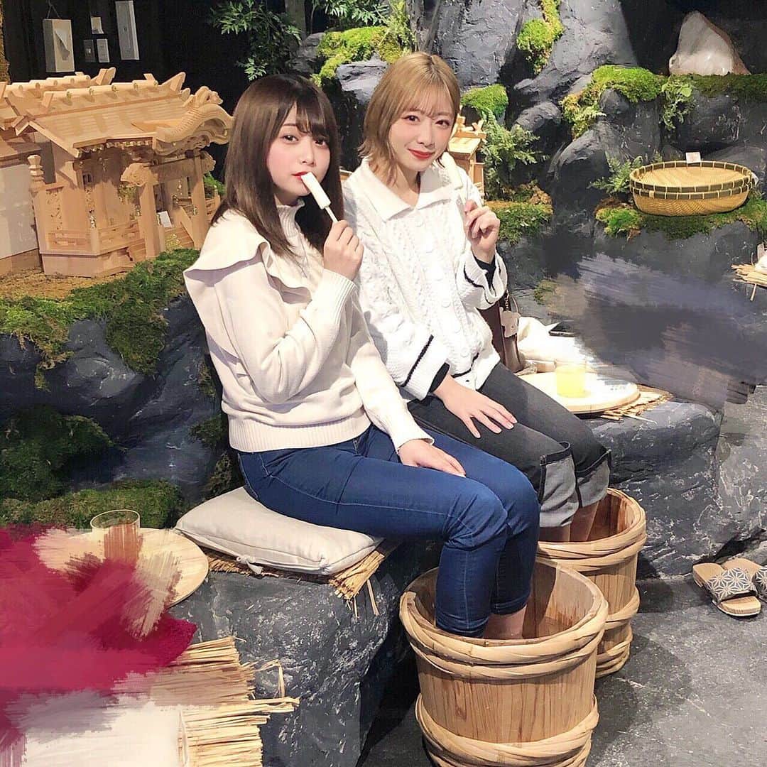 てぃーみきのインスタグラム：「そういえばこれ載せ忘れてた🥺 なんかシュールだね、、、 #否めないおばショット感」