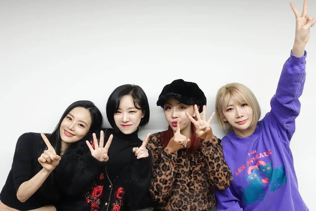 Brown Eyed Girlsさんのインスタグラム写真 - (Brown Eyed GirlsInstagram)「[PHOTO] Brown Eyed Girls 14th ANNIVERSARY ♥Special BG♥ 공개! 지금 바로 공식 팬카페를 확인해주세요❤️ ▶️http://cafe.daum.net/Browneyedgirls/MUkW/24  #브라운아이드걸스 #브아걸  #BrownEyedGirls #BG #JeA #Narsha #Miryo #Gain  #제아 #나르샤 #미료 #가인」3月2日 18時38分 - browneyedgirls_official