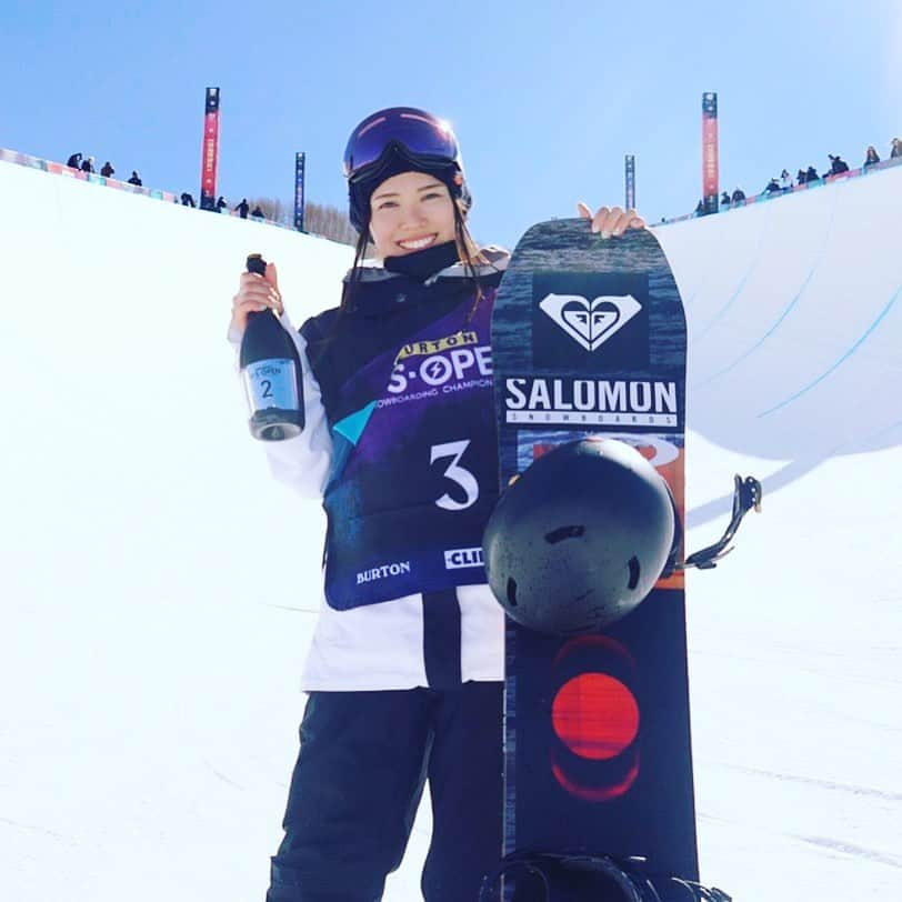 ROXY JAPANさんのインスタグラム写真 - (ROXY JAPANInstagram)「はるなちゃんおめでとう🥈㊗️🍾🎊 . 2018年平昌オリンピックにも出場し、先月のXgames Aspenでは銅メダルを獲得した、松本遥奈選手 @haruna_matsumoto が今度は、「BURTON U.S.OPEN」で２位銀メダルという快挙！#松本遥奈 #harunamatsumoto #roxysnow #roxy #roxyjapan」3月2日 19時07分 - roxyjapan