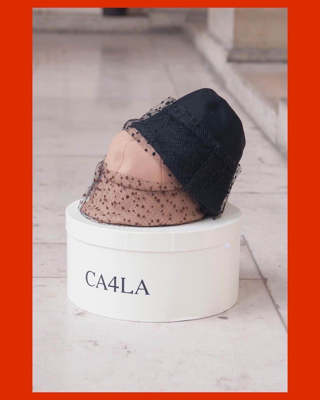 CA4LAさんのインスタグラム写真 - (CA4LAInstagram)「TRANOI DAY4 [Photo.1] Simple woven hat with dot tulle. Elegant Black and Casual Camel, which is your style? エレガントなブラックとカジュアルなキャメル。ドットチュールが目を惹く折り畳めるハットです。 . [Photo.2] Our best-selling knit beanie wrapped in soft tulle. This season it comes with sparkling gems! 大人気のチュールニットシリーズ、今シーズンはビジューを乗せてラグジュアリーに。カラバリにも注目です。 . [Photo.3] A wide headband in cotton-candy colors. This fancy and dreamy piece emphasizes your cuteness. コットンキャンディーカラーのキュートなヘアバンド。可愛らしさを際立たせてくれる、ふんわりとしたデザインです。 . . Date: 28th February - 2nd March 2020 Time: 10am-7pm (6pm last day) Place: Palais de la Bourse 2 place de la Bourse 75002 . . #tranoishow #tranoiparis #tranoifemme #tranoi #paris #fashionweek #parisfashionweek #pfw #PalaisdelaBourse #hats #hat #cap #knitcap #toque #beret #casquette  #hunting #madeinjapan #ca4la #hats #カシラ #帽子 #autumnwinter #fashion #trend #autumnwinter2020 #fashionphotography #lovefashion」3月2日 19時26分 - ca4la_official