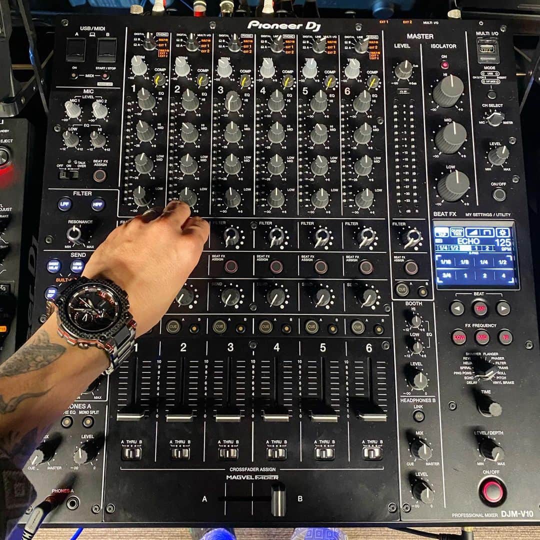 DJ DARUMAのインスタグラム：「🆕🦍🔊 @pioneerdjjpn #DJMV10」