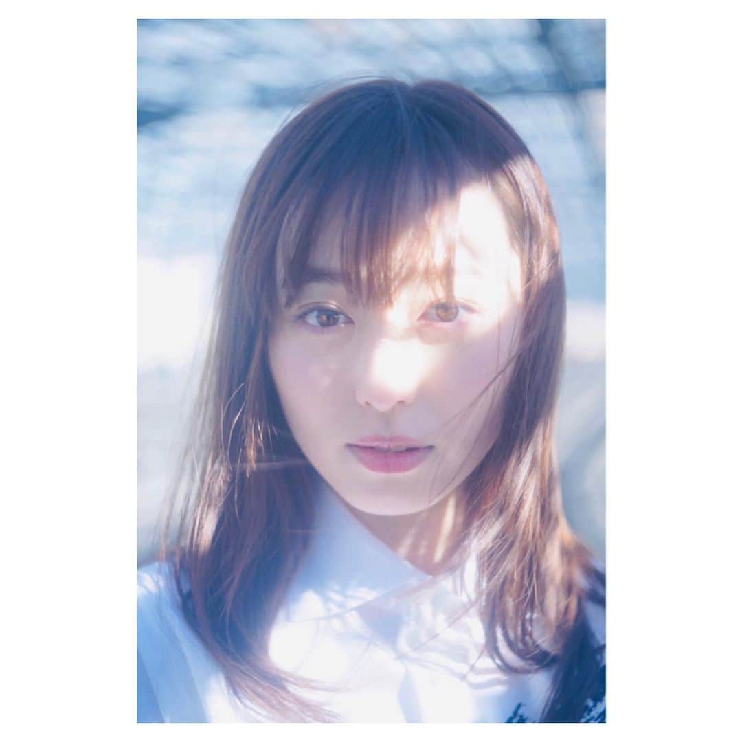 福原遥さんのインスタグラム写真 - (福原遥Instagram)「. 現在発売中のblt graph. vol.52に登場させて頂いています☺︎ 久々のはるかいろチームでの撮影。 一緒にいるだけでニヤニヤしちゃって、こんなにも1日があっという間だなんて。 またご一緒できるよう頑張ろう！と思った1日でした！」3月2日 19時55分 - haruka.f.official