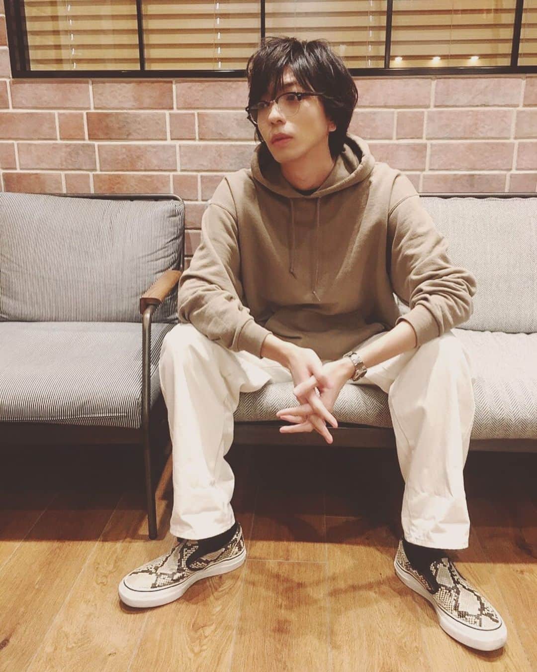 丸山龍星さんのインスタグラム写真 - (丸山龍星Instagram)「髪の毛チョキチョキしてもらって、クルクルしてもらいました  美琴さんいつもありがとうございます〜♪」3月2日 20時20分 - ryusei_maruyama