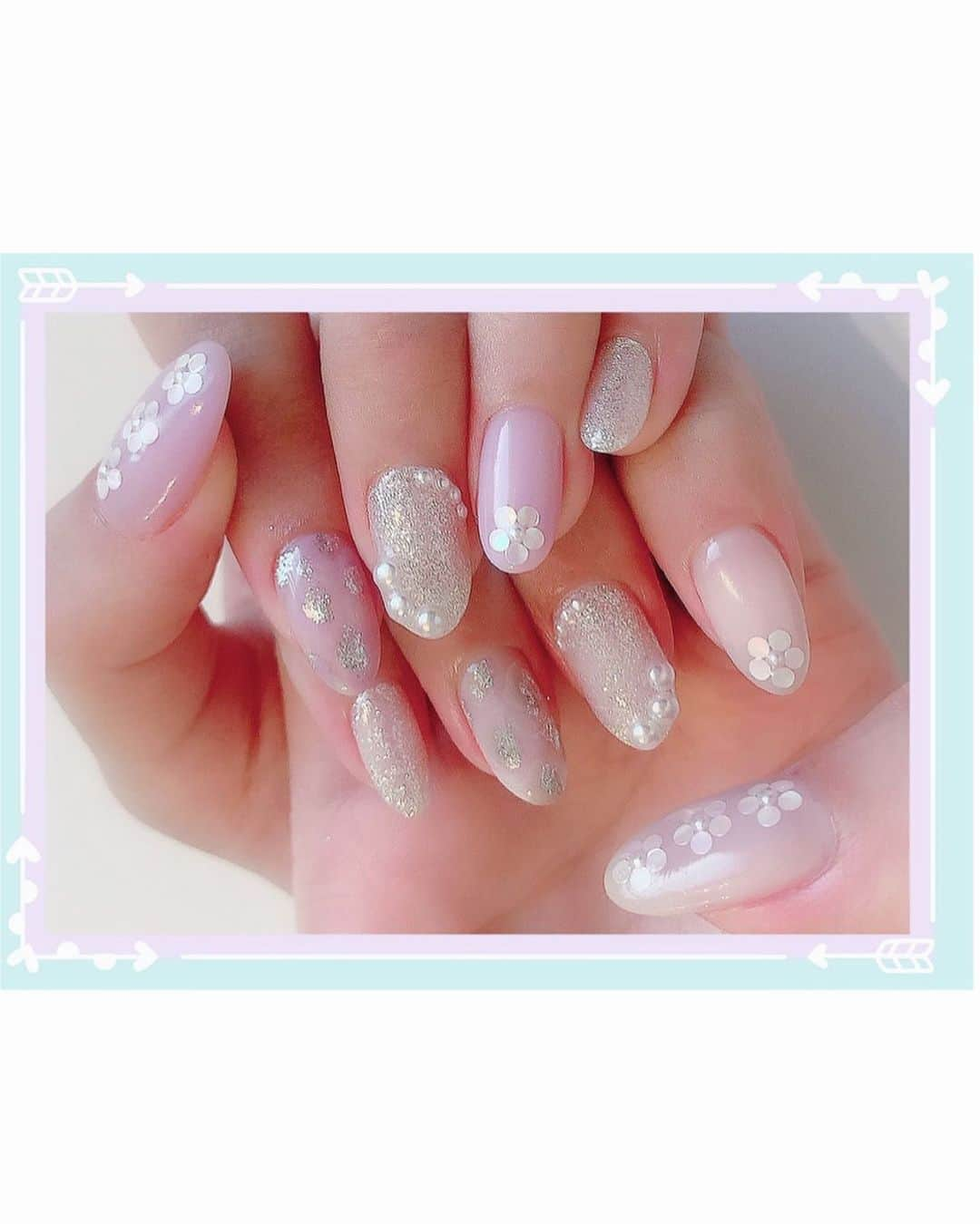 桜咲乃愛さんのインスタグラム写真 - (桜咲乃愛Instagram)「NEWnail💅🏼💕✨ かわいすぎるお花〜☺️♥️ #ネイル#ジェルネイル#ネイルデザイン #フラワーネイル#ラメネイル#newnail」3月2日 20時21分 - noasama1101