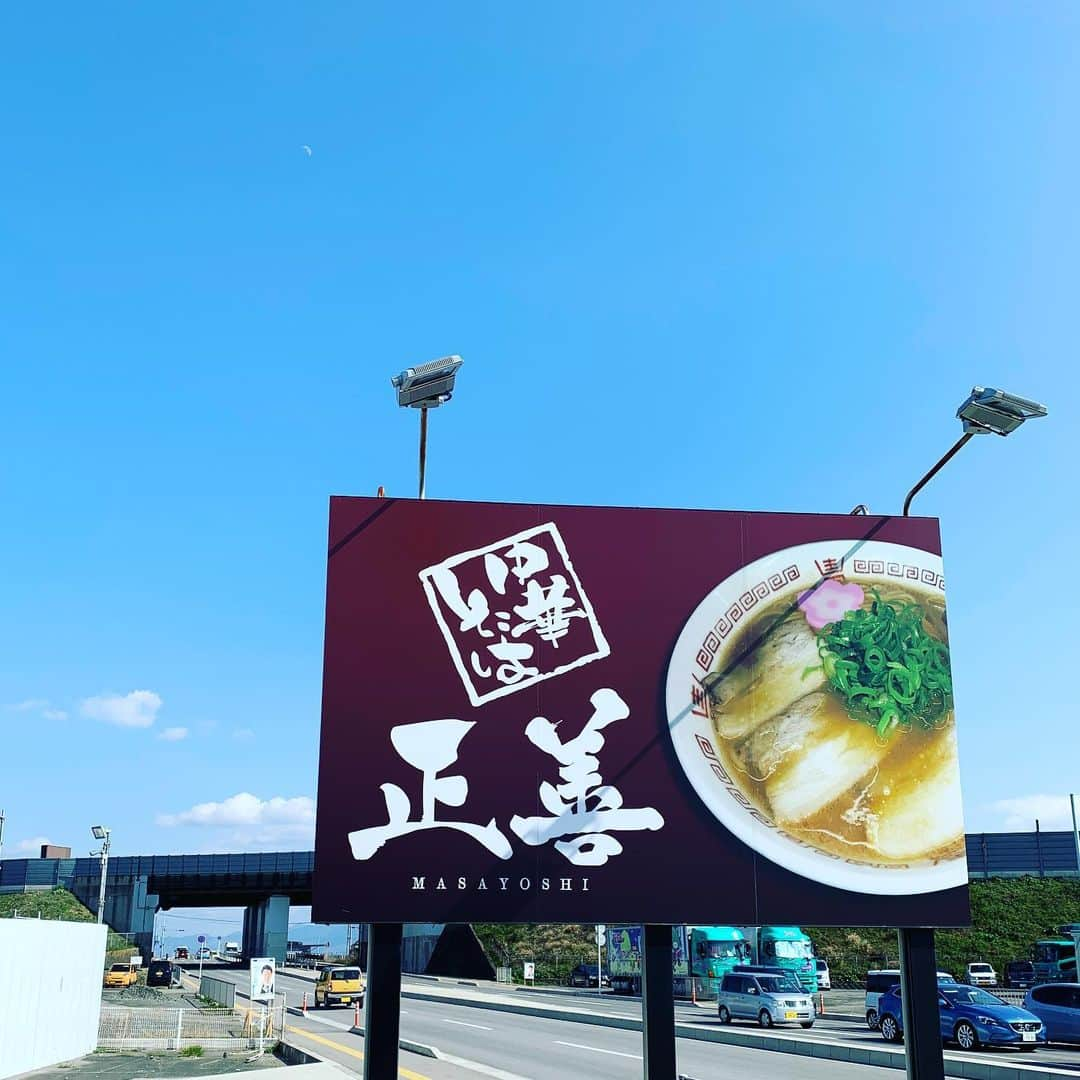 HIROさんのインスタグラム写真 - (HIROInstagram)「安定の中華そば🤩安定の美味さ🥳安定の安心感🤗安定の醤油とんこつ😎 #和歌山ラーメン  #中華そば  #和歌山市  #ランチ  #ラーメン  #グルメ」3月2日 20時25分 - hiro19770420