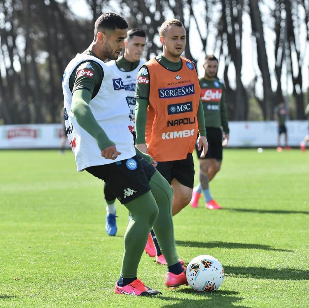 ファウジ・グラムさんのインスタグラム写真 - (ファウジ・グラムInstagram)「#training 💪🏽 #FG31 🇩🇿 #ForzaNapoliSempre 💙」3月2日 20時52分 - ghoulam.faouzi