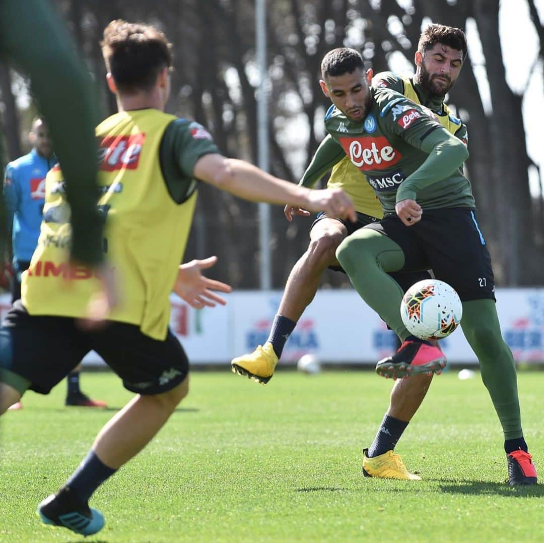 ファウジ・グラムさんのインスタグラム写真 - (ファウジ・グラムInstagram)「#training 💪🏽 #FG31 🇩🇿 #ForzaNapoliSempre 💙」3月2日 20時52分 - ghoulam.faouzi