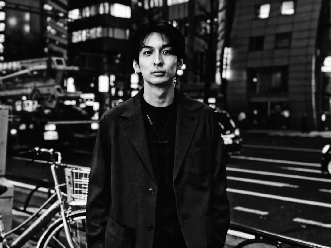長瀬貴博のインスタグラム：「new photo 👣👣」