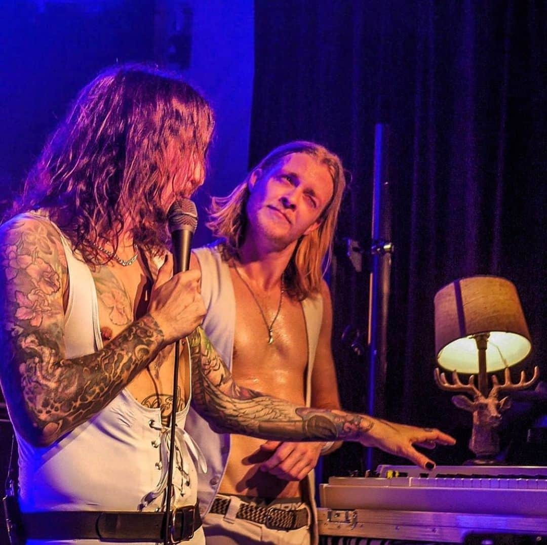 ルーファス・テイラーのインスタグラム：「🤨 📸 - @sue__thompson」