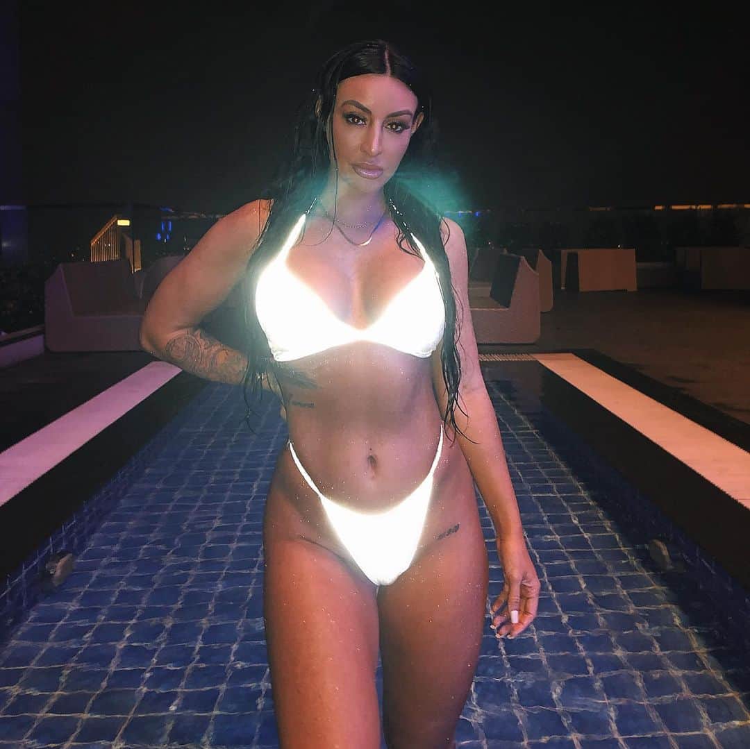 Steph Paccaさんのインスタグラム写真 - (Steph PaccaInstagram)「You glow different when you’re doing better ⚡️⚡️」3月3日 8時14分 - steph_paccaa