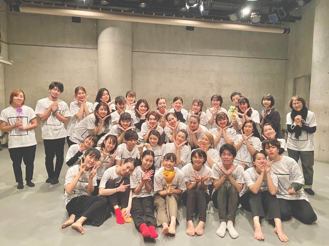 冨岡瑞希さんのインスタグラム写真 - (冨岡瑞希Instagram)「. .  University Dance Cross 19th 『共生』 . 学生最後の舞台、クサいぐらい学生らしく、コーディー長澪奈くらいアツく、みんなのエネルギーで満ち溢れた舞台でした！ 今回コーディーネーターとしてUDC19thをつくり上げる過程から関わって、2年前とはまた違う楽しさを味わえました。 . そして、こんな状況の中私たちの事をご理解下さり上演させてくださったセッションハウスの方々、スタッフさん、足を運んで下さったお客様、本当にありがとうございました☺️ . . #udc19th #universitydancecross #共生 #神楽坂セッションハウス #アツい女マツナガレイナ #お疲れ様！」3月2日 23時25分 - m.t_gram