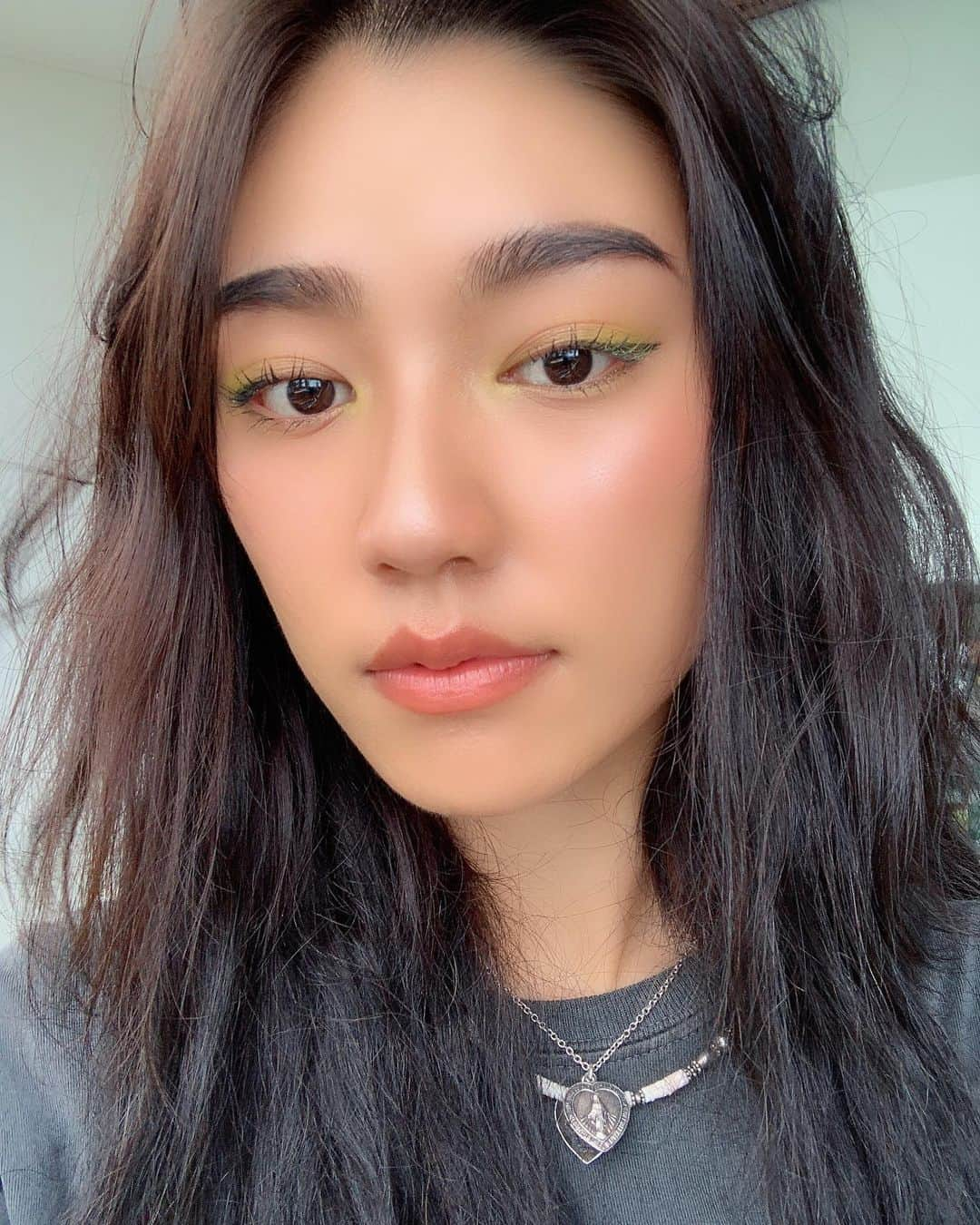 松本優さんのインスタグラム写真 - (松本優Instagram)「. . @sephora で買った @hudabeauty  のneonseriesをつかって黄色元気松優メイク💛💛💛 . 💄　@narsissist パワーマットリップピグメント　2760 アイブロウ　@anastasiabeverlyhills EBONY . #yellowshadow#makeup#hudabeauty#sephora#yumake💄#松優#松本優」3月2日 23時25分 - matsumoto_yu