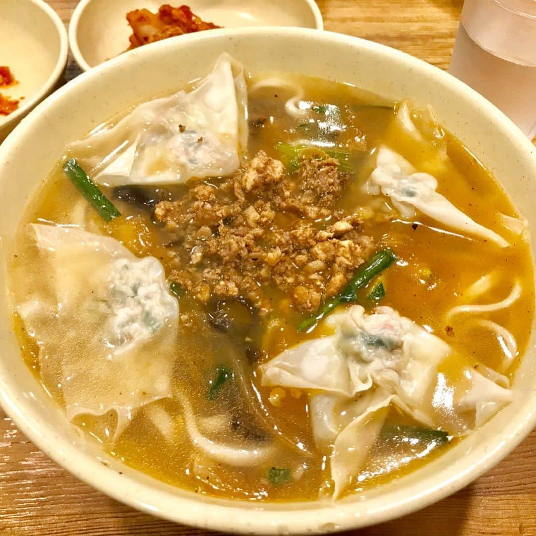 TONEAYUさんのインスタグラム写真 - (TONEAYUInstagram)「明洞餃子...🍜🥺💖﻿ ﻿ プーケットか韓国か予約寸前のタイミングで、コロナ騒動勃発✈️🦠 ﻿ その影響により、ついに、夢で韓国行って、明洞餃子食べたり、ケジャン食べてた😭😭😭💕﻿ ﻿ アホやー😭💦💦💦笑﻿ ﻿ 全然更新してなかったから韓国🇰🇷の思い出あげていこうかな🥺﻿ ﻿ っても髪型も変わりすぎてて別人説👻﻿ ﻿ 何度も言うけどw 明洞餃子を食べに韓国行きたいくらい、大好きです😍﻿ ﻿ 食べたいですなう😭😭😭🇰🇷💖﻿ ﻿ #韓国﻿ #明洞餃子﻿ #Seoul﻿ #travel﻿ #한국﻿ #여행﻿ #한국여행기﻿ #명동﻿ #명동교자 #永住権はよ」3月3日 0時26分 - toneayu