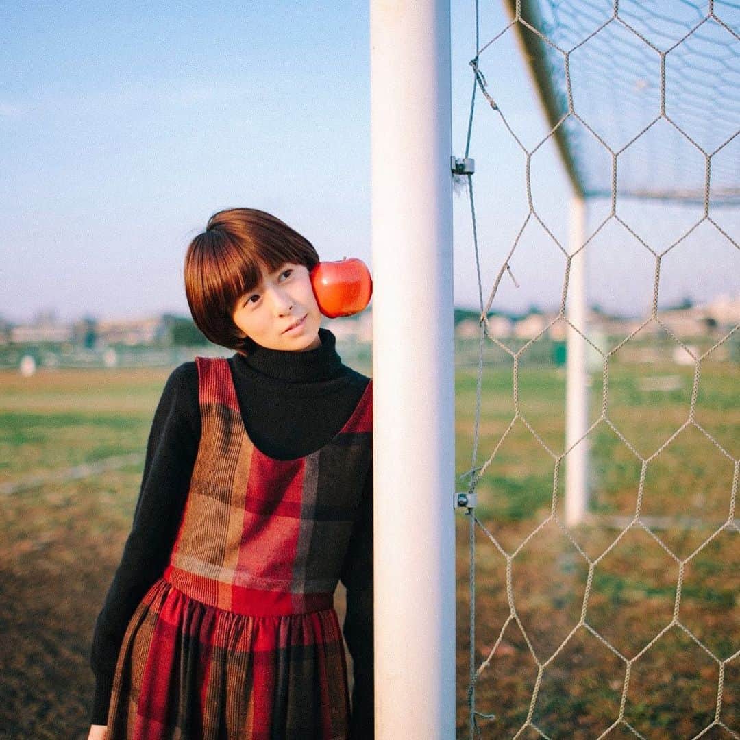 hiderin777のインスタグラム：「⚽️ . . . . それではみなさん、おやすみなさい😴 . . . . . . . . model 吹越ともみ@fukitomo  shot by @ringostar.desu (元野球部) .」