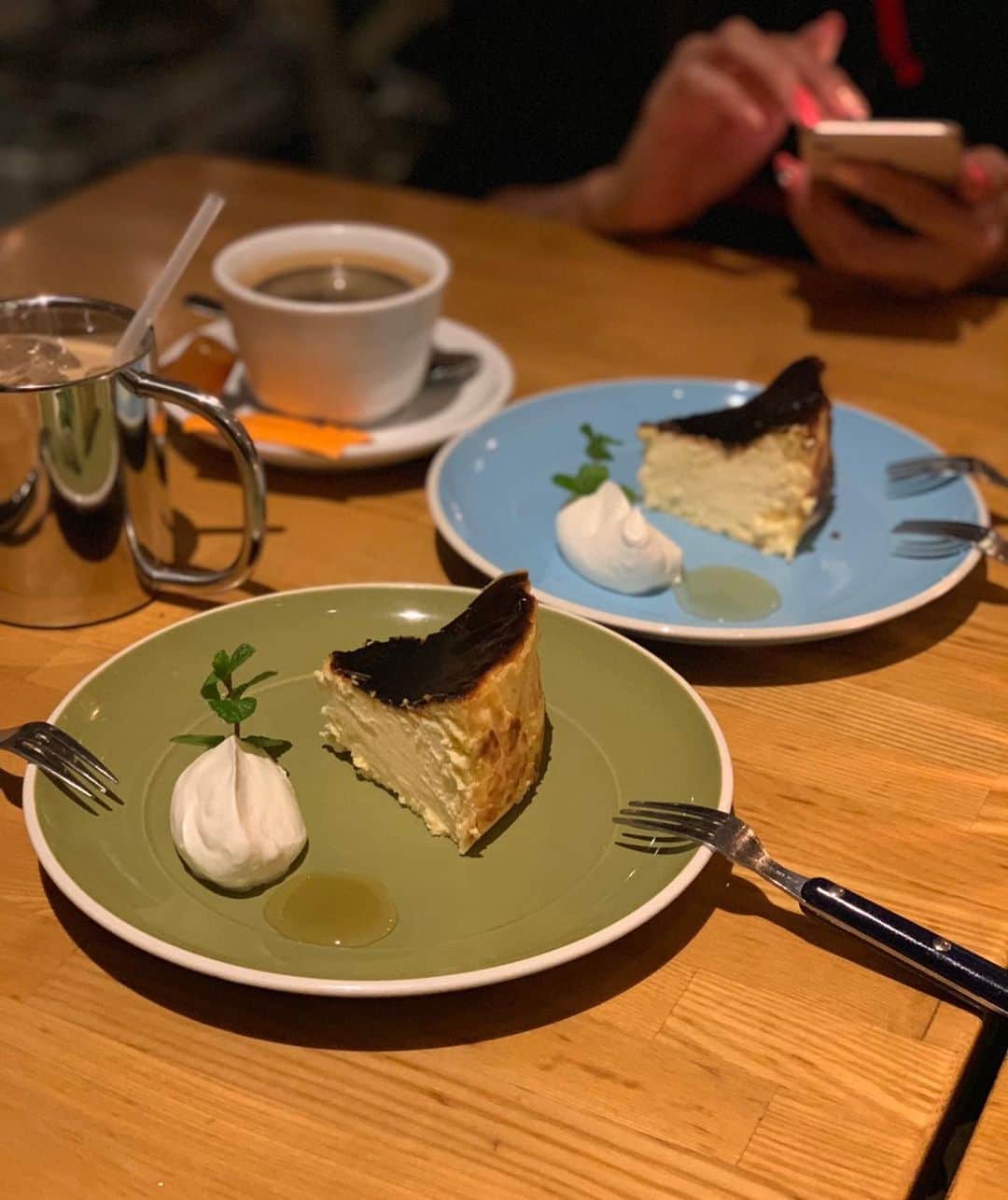 越野矢素子さんのインスタグラム写真 - (越野矢素子Instagram)「北山通りにあるカフェ☕️ 初めて行きました。 チーズケーキ美味しかった🧁 お腹ボンボンです🤣」3月3日 0時45分 - loversyaso
