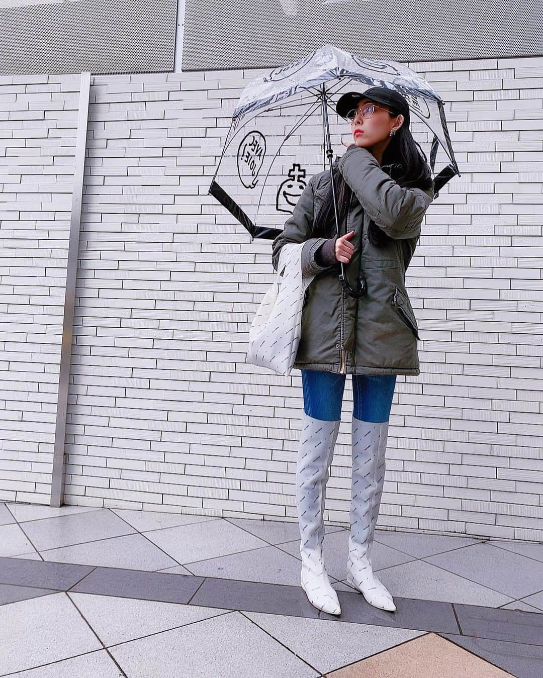 彩姫さんのインスタグラム写真 - (彩姫Instagram)「﻿ @yelloshoes_official のレインブーツとお気に入りの傘があるので雨の日も平気です﻿ ﻿ うがい、手洗い。消毒。頑張ろねっ﻿ ﻿ ﻿ #ootd﻿ #bandmaid﻿ #saiki」3月3日 1時29分 - saiki_bandmaid