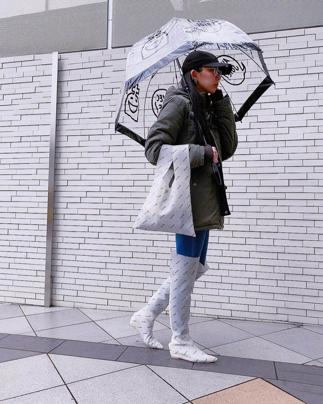 彩姫さんのインスタグラム写真 - (彩姫Instagram)「﻿ @yelloshoes_official のレインブーツとお気に入りの傘があるので雨の日も平気です﻿ ﻿ うがい、手洗い。消毒。頑張ろねっ﻿ ﻿ ﻿ #ootd﻿ #bandmaid﻿ #saiki」3月3日 1時29分 - saiki_bandmaid