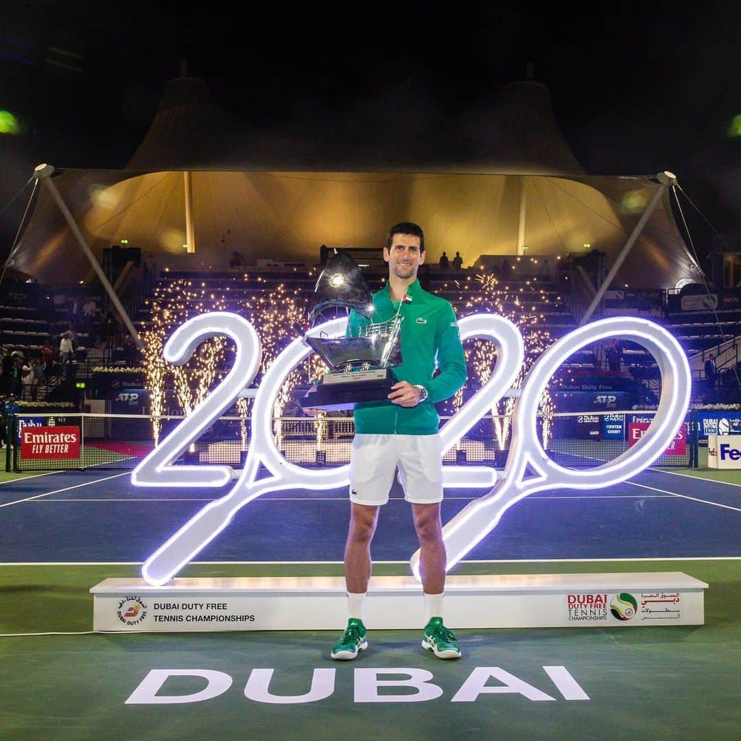 ノバク・ジョコビッチさんのインスタグラム写真 - (ノバク・ジョコビッチInstagram)「Idemo!!! Back home with family now but what a special week, special tournament, thank you Dubai! 😃🙌🏼5️⃣🏆 #teamdjokovic #nolefam #ddftennis」3月3日 2時35分 - djokernole