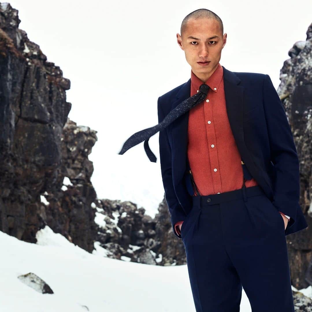 ギーブス&ホークスのインスタグラム：「With spring fast approaching it is time consider your trans-seasonal wardrobe. Come in store and talk to a consultant about our range of flannel shirts and mid-weight jackets, ideal for when the temperature starts to increase.」