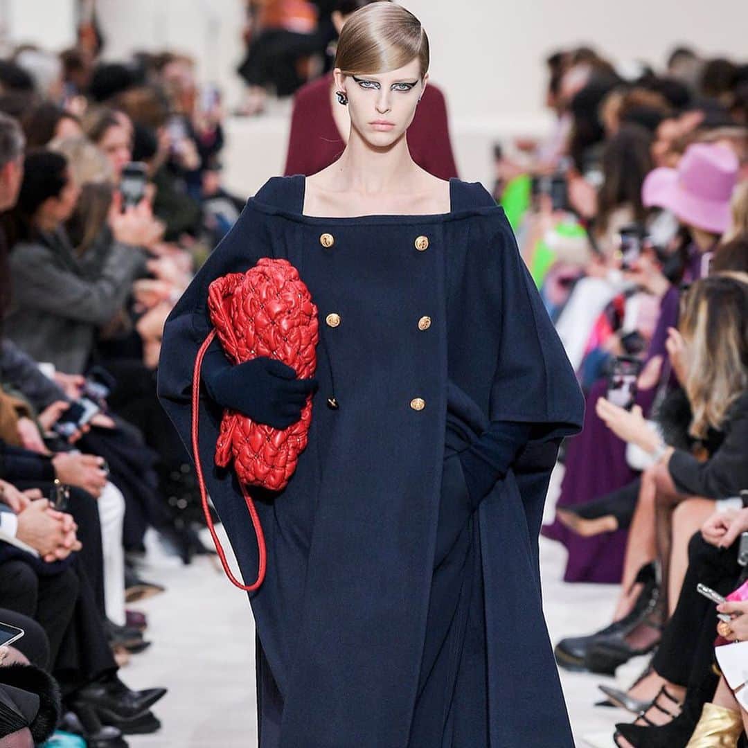 アビー・チャンピオンさんのインスタグラム写真 - (アビー・チャンピオンInstagram)「Merci @maisonvalentino @pppiccioli #joemckenna @italia3bis @patmcgrathreal @guidopalau #ValentinoFW20」3月3日 3時01分 - abbychampion