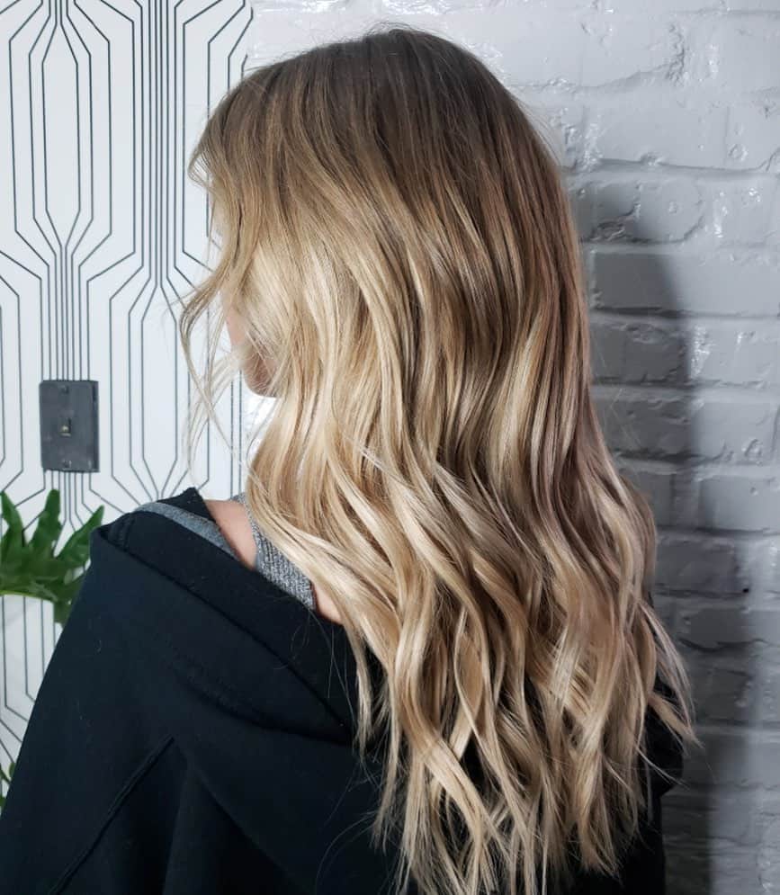 東京ビューティークリニック【公式】のインスタグラム：「Extensions & Balayage by @rachlauterwasser ✨✨✨」