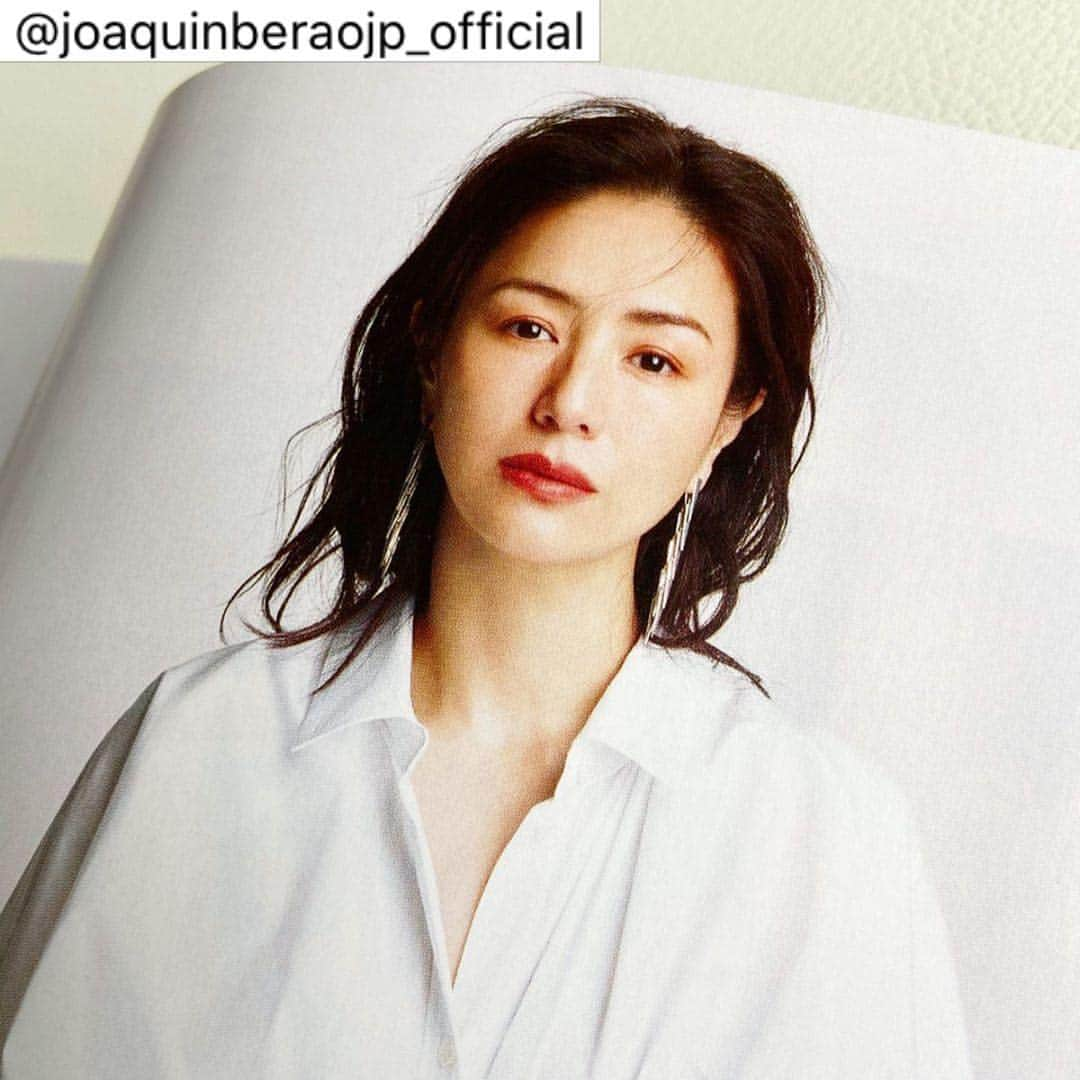 ホアキンベラオさんのインスタグラム写真 - (ホアキンベラオInstagram)「#Repost @joaquinberaojp_official JOAQUIN BERAO’s two-way silver earrings in &ROSY ﻿ April issue ﻿ 井川遥さんが &ROSY 4月号表紙、そして巻頭のcover storyで、ホアキン・ベラオの two-way ピアスをさらっと素敵に着けて下さっています♥️﻿ ﻿ 最近の曇りがちな気分を吹き飛ばしてくれそうな、爽やかで女性らしいスタイリング。春のお洒落を楽しみに♩もう少し🌱﻿😌 ﻿ Styling #伊藤美佐季 さん﻿ ﻿ Earrings CLASICA SV 06﻿ ﻿ ✧⁎⁺˳✧༚✧⁎⁺˳✧༚ ✧⁎⁺˳✧ ﻿ ﻿ #JOAQUINBERAO﻿ #井川遥 さん﻿ #joaquinberaojp_official﻿ #joaquinberaojapan﻿ #joaquinberaotokyo﻿ #jewelry #instajewelry ﻿ #statementjewelry﻿ #earrings #silverearrings﻿ #ホアキンベラオ﻿ #ジュエリー﻿ #ステートメントジュエリー﻿ #ピアス #シルバーピアス﻿ ﻿ ✧⁎⁺˳✧༚✧⁎⁺˳✧༚ ✧⁎⁺˳✧」3月3日 4時55分 - joaquinberao