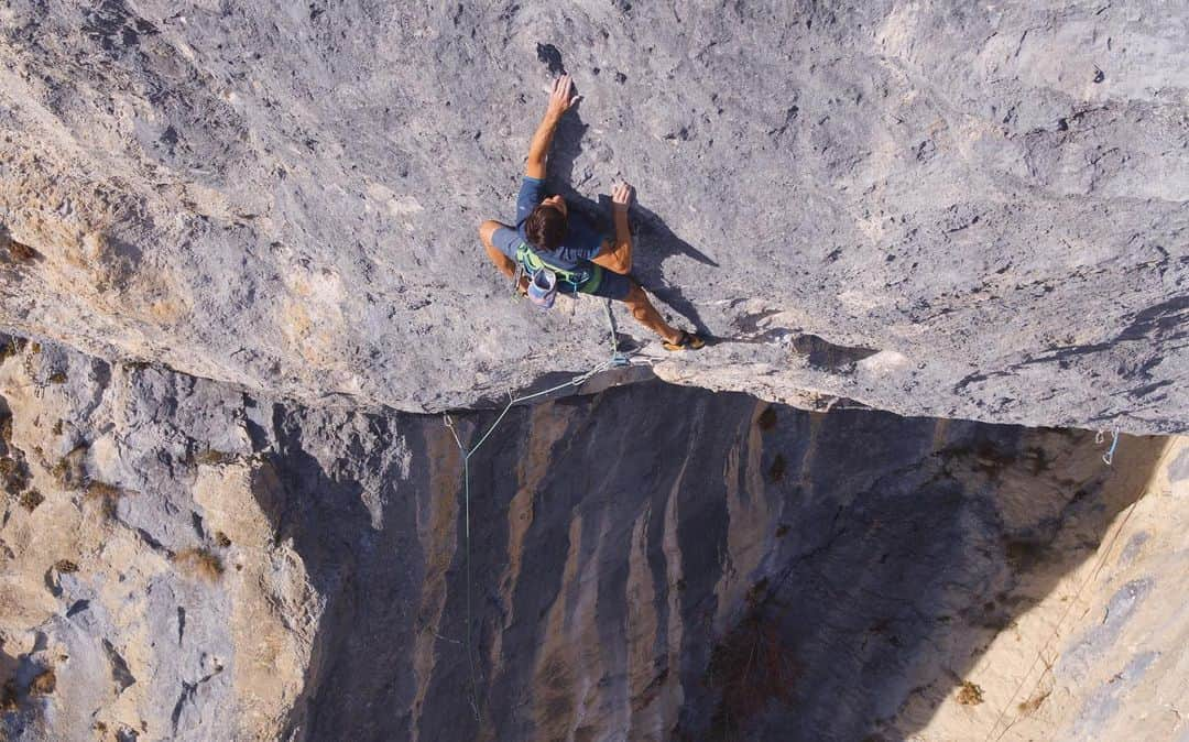 キリアン・フィッシュフーバーさんのインスタグラム写真 - (キリアン・フィッシュフーバーInstagram)「Climbing at Schleierwasserfall last fall. 📷 @alpsolut_pictures」3月3日 5時11分 - kilifish