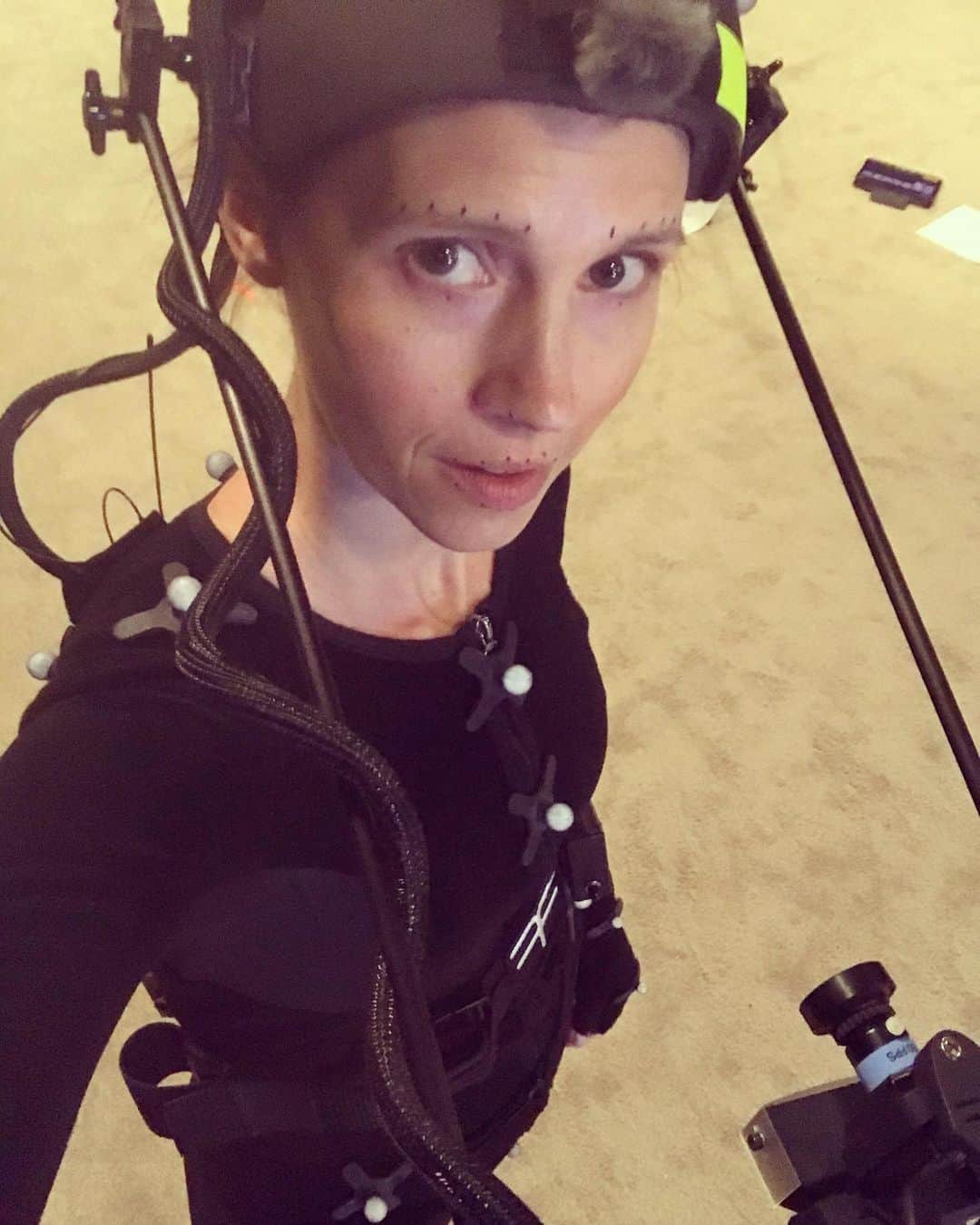 ジュリー・マクニヴンのインスタグラム：「#MoCapMonday ...it’s a thing 😉 . #MoCap」