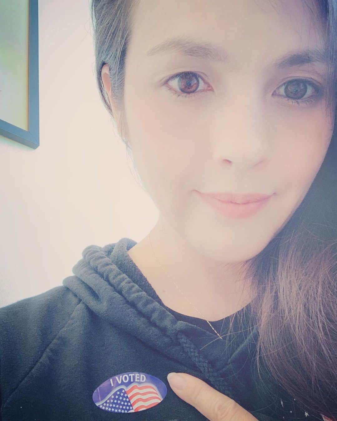 OLIVIAのインスタグラム：「VOTED!!! 💕🌈😍🥰❤️」