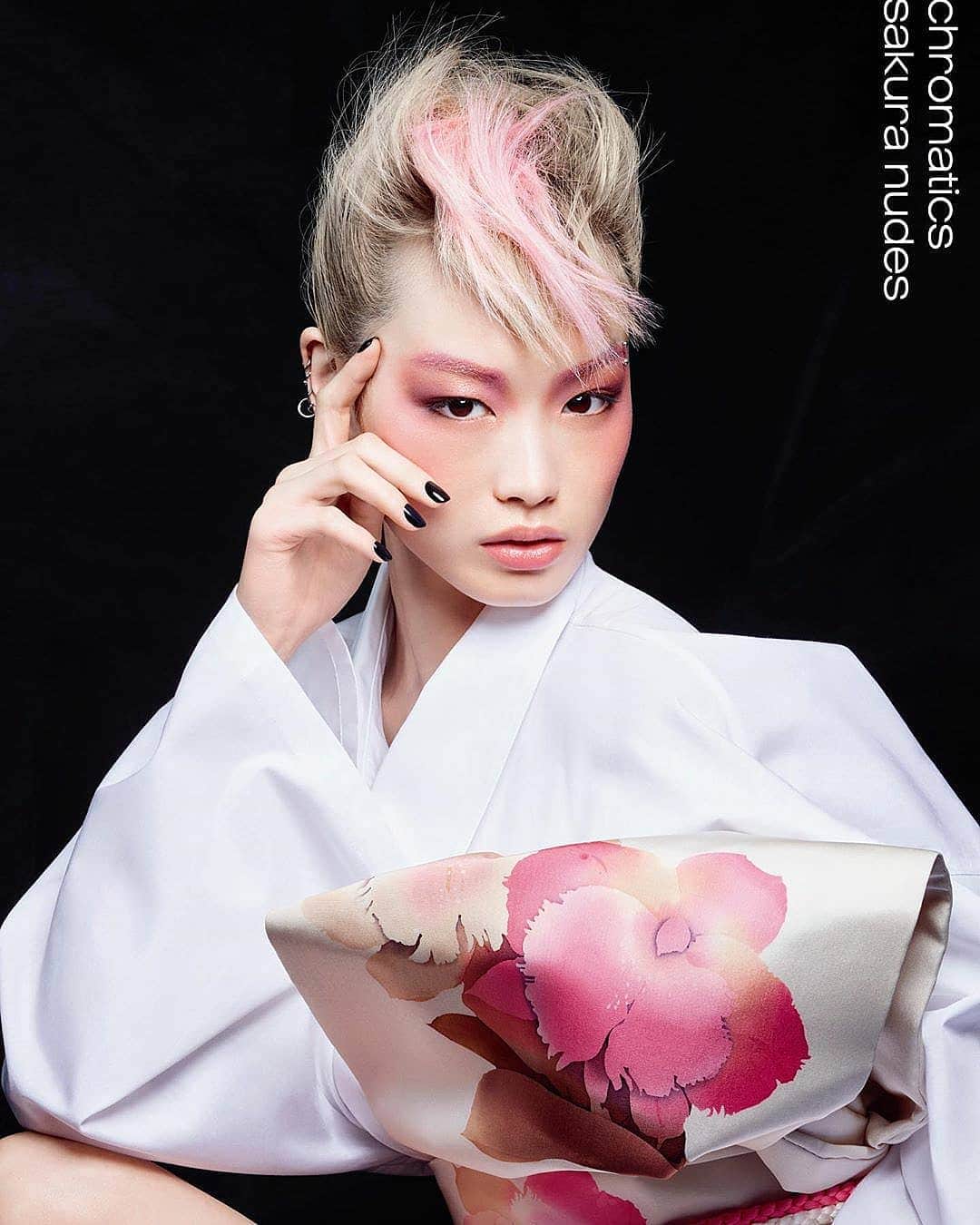 フェルナンダ・リーのインスタグラム：「@shuuemura 🌸 chromatics sakura nudes 🌸」