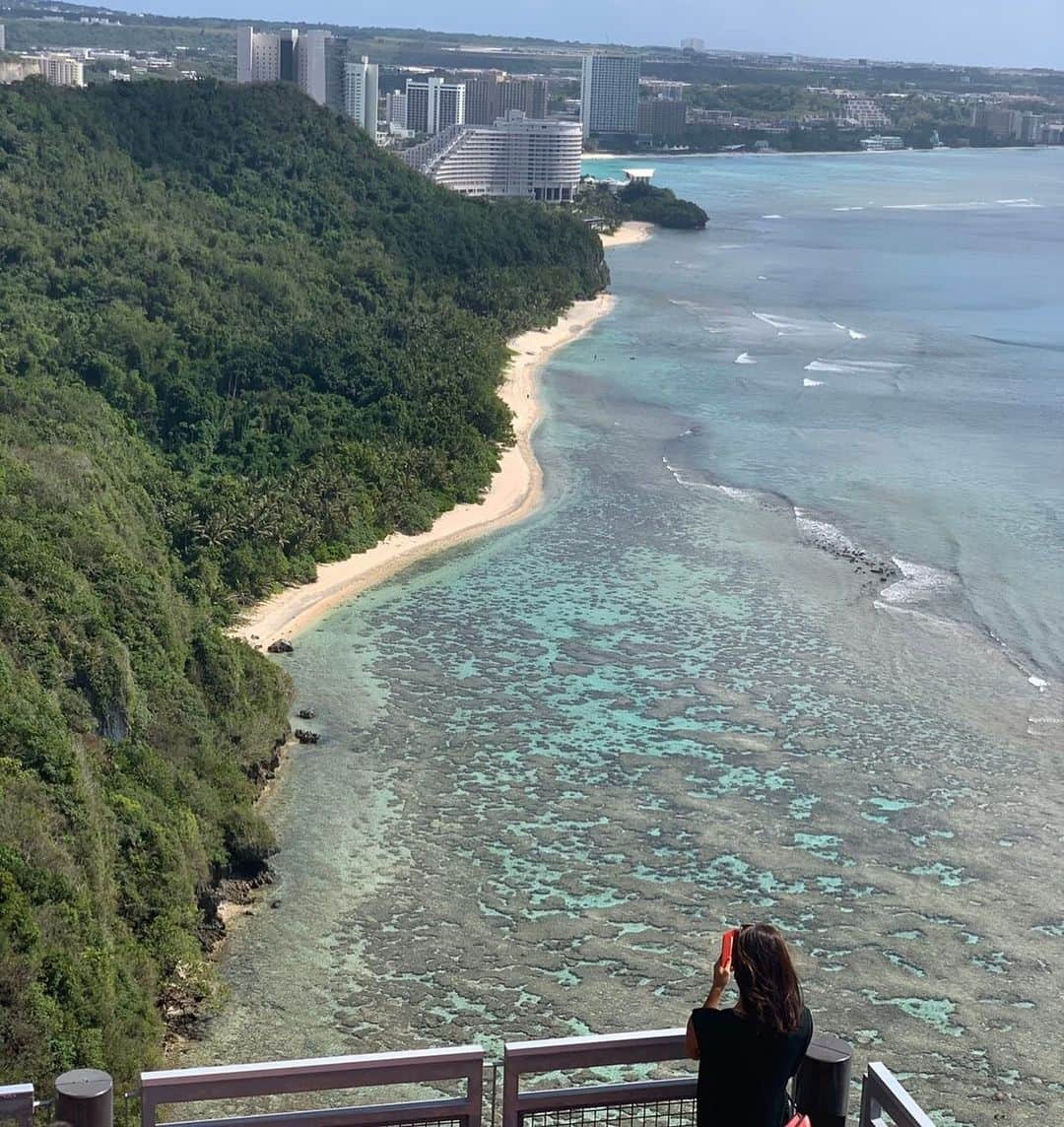 長谷川暁子さんのインスタグラム写真 - (長谷川暁子Instagram)「The seashore is the face of a man🗿﻿ Can you see it😎﻿ ﻿ #twoloverspoint  #Trainingcamp #guam ﻿ #beachvolleyball #ビーチバレーボール ﻿ #nttcomware #nttコムウェア ﻿ #長谷川暁子 #akikohasegawa」3月3日 16時42分 - akikohaseg