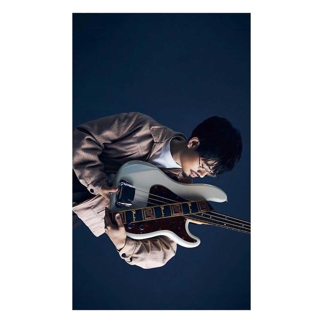 TEPPEIさんのインスタグラム写真 - (TEPPEIInstagram)「ベースが生き物かのように抱っこしてらっしゃる @hama_okamoto #okamotos」3月3日 16時56分 - stylist_teppei