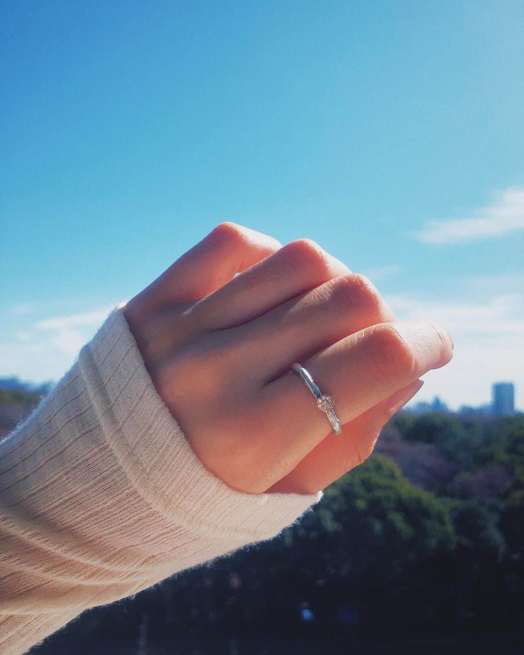 林田岬優さんのインスタグラム写真 - (林田岬優Instagram)「一年前に一目惚れした指輪。いわゆる#自分へのご褒美 ってやつ。 家の中だったり、撮影の時に外してバックの中で見失ったりすると本当に焦る🥶つけてる時はとってもしあわせ❤️」3月3日 17時32分 - miyu_hayashida