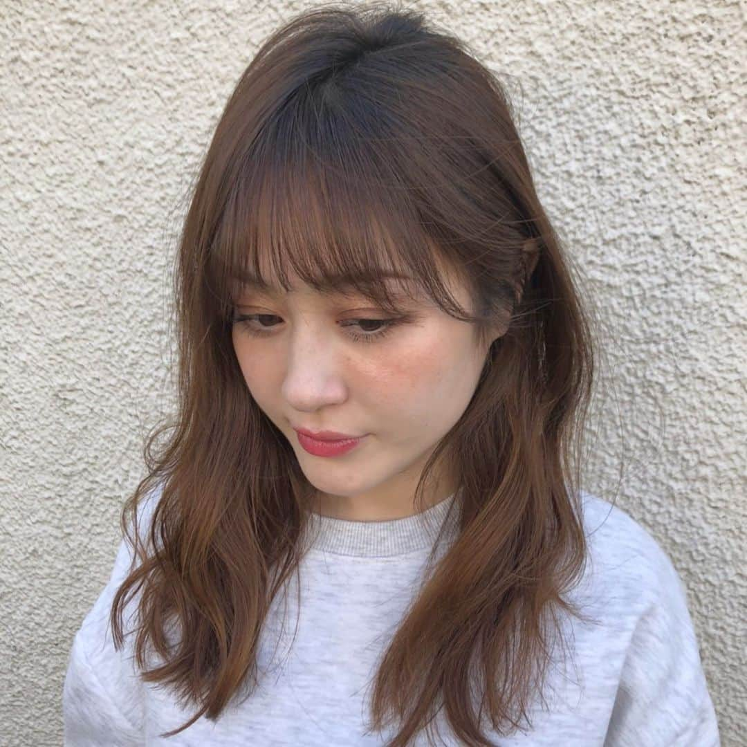 ラリソン彩華さんのインスタグラム写真 - (ラリソン彩華Instagram)「西荻窪 @browns_hairsalon さんにて 凄腕の持ち主マーシー　@masashi6821 にシルク縮毛とトリートメントやっていただきました😍髪の質をしっかり理解してくれた上でやって頂き見事ツルツルサラサラに･:*+.\(( °ω° ))/.:+ 本当に上手なのでオススメです。 通います♪ #美容室#トリートメント#縮毛矯正#髪質改善」3月3日 9時26分 - ayakalarrison